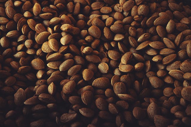 Qalmi Almonds